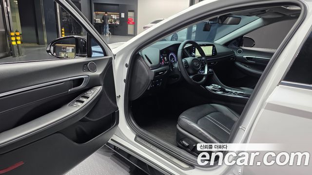 Hyundai Sonata 2022 — photo 13