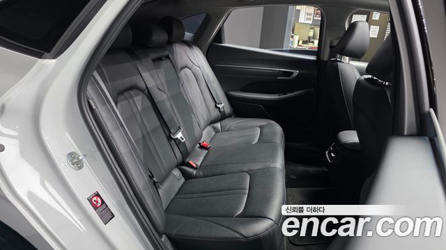 Hyundai Sonata 2022 — photo 18