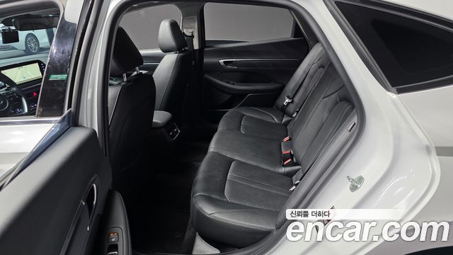 Hyundai Sonata 2022 — photo 16