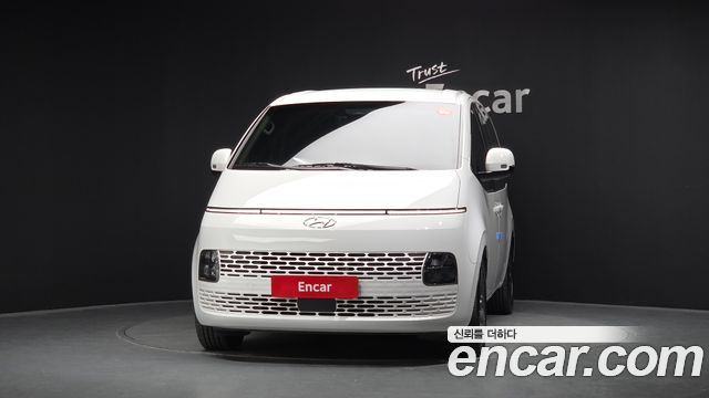 Hyundai Staria 2023 — photo 3