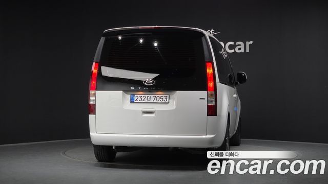 Hyundai Staria 2023 — photo 4