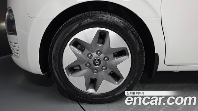 Hyundai Staria 2023 — photo 5
