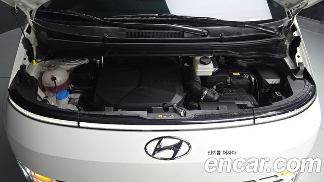 Hyundai Staria 2023 — photo 6