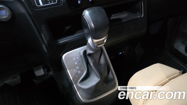 Hyundai Staria 2023 — photo 12