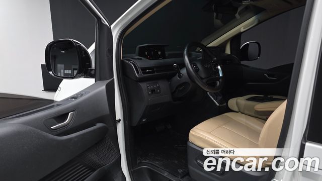 Hyundai Staria 2023 — photo 13