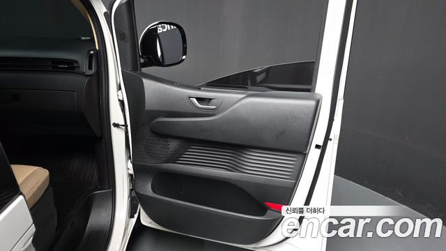 Hyundai Staria 2023 — photo 14