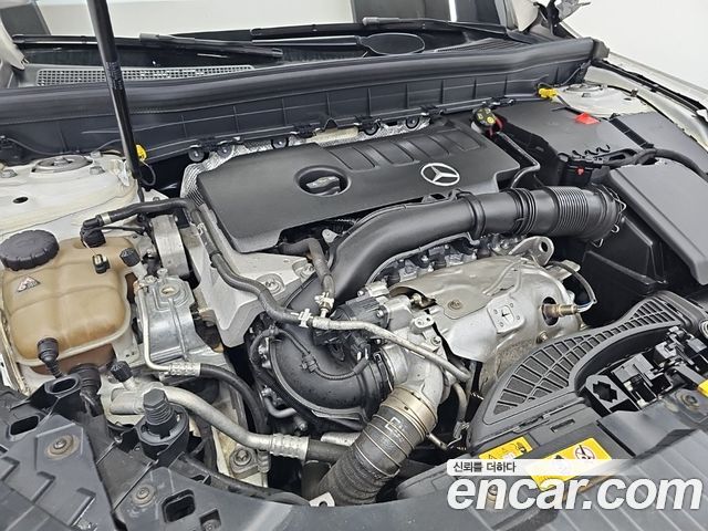 Mercedes-Benz GLB-Class 2020 — photo 5