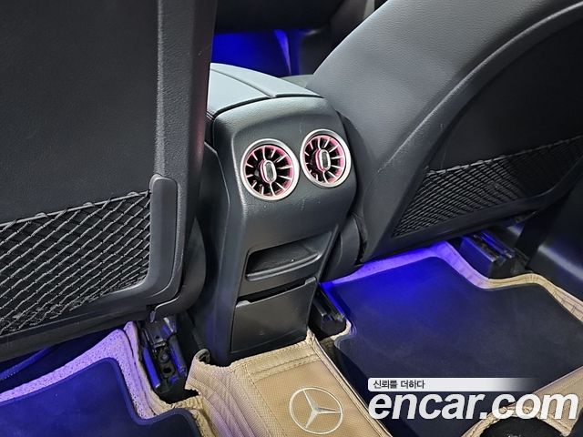 Mercedes-Benz GLB-Class 2020 — photo 13