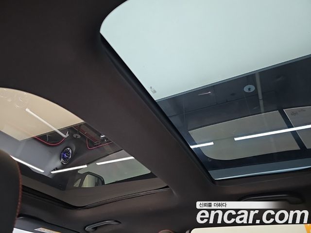 Mercedes-Benz GLB-Class 2020 — photo 14