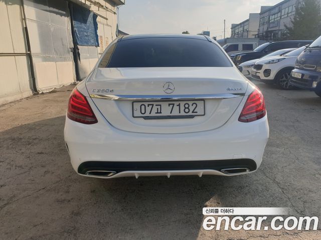 Mercedes-Benz C-Class 2016 — photo 16