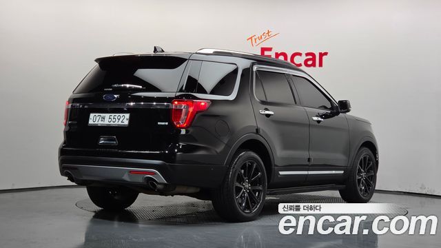 Ford Explorer 2017 — photo 2