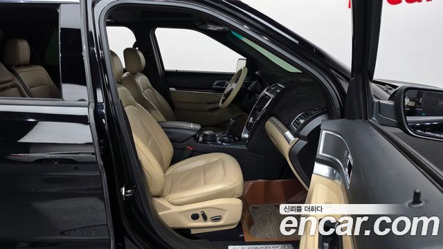 Ford Explorer 2017 — photo 11