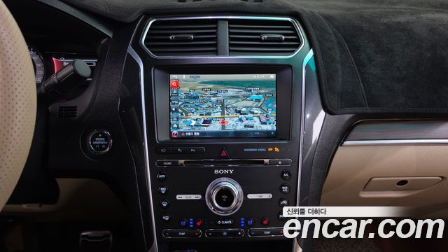 Ford Explorer 2017 — photo 13