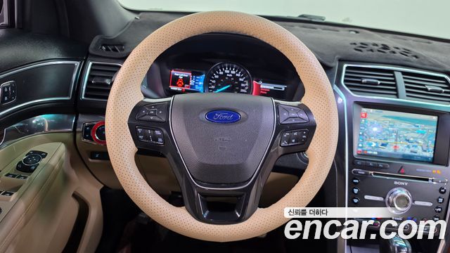 Ford Explorer 2017 — photo 14