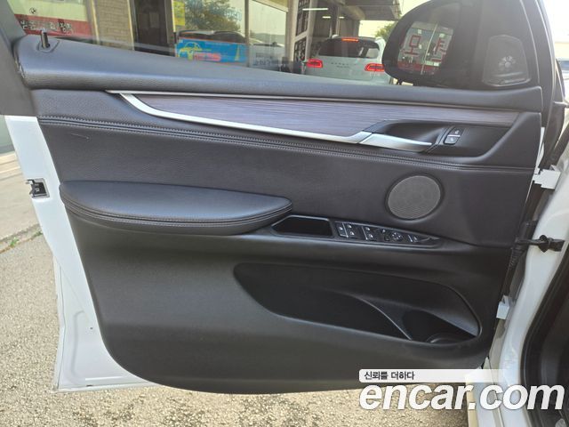 BMW X5 2018 — photo 8
