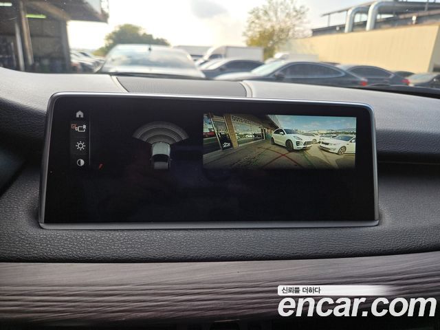 BMW X5 2018 — photo 12