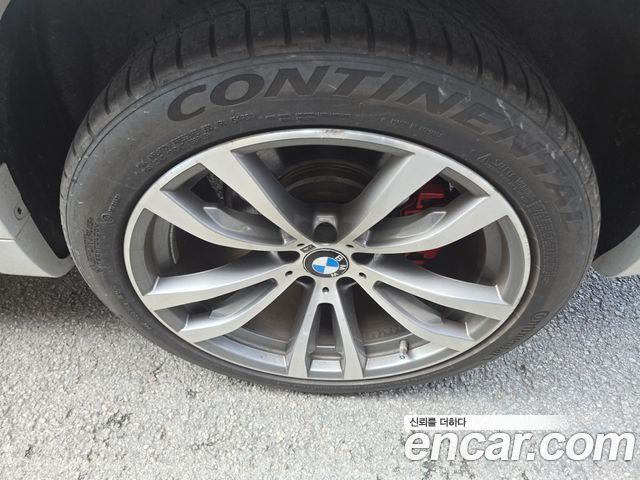 BMW X5 2018 — photo 16