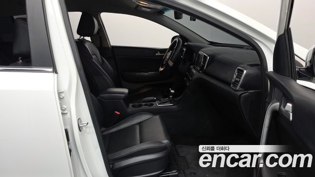Kia Sportage 2018 — photo 16