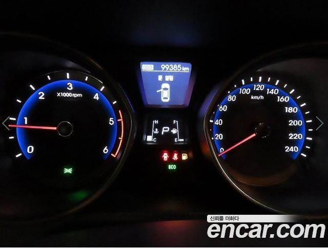 Hyundai i30 2012 — photo 9