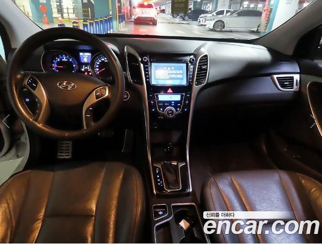 Hyundai i30 2012 — photo 10