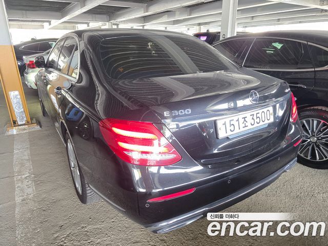 Mercedes-Benz E-Class 2020 — photo 4