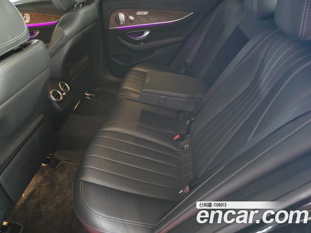 Mercedes-Benz E-Class 2020 — photo 7