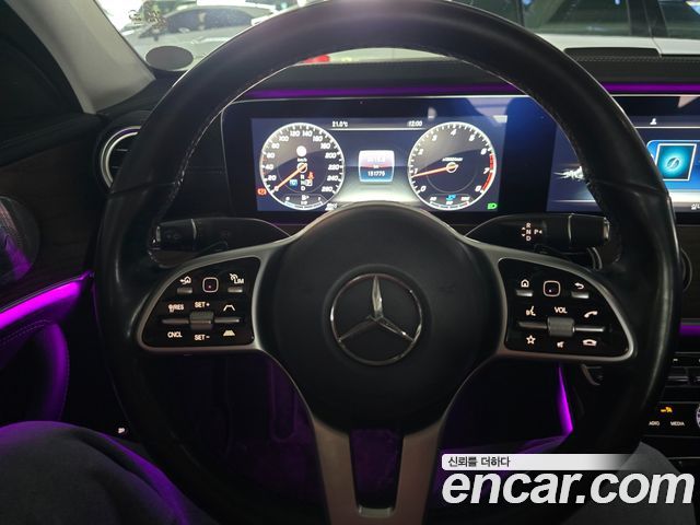 Mercedes-Benz E-Class 2020 — photo 8