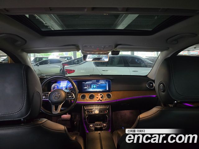 Mercedes-Benz E-Class 2020 — photo 17