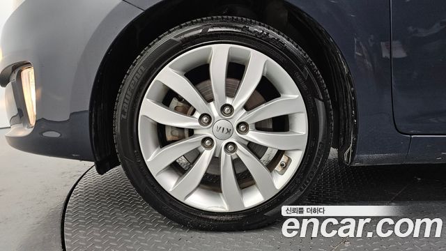 Kia Carens 2014 — photo 5