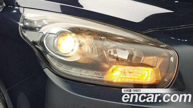 Kia Carens 2014 — photo 8