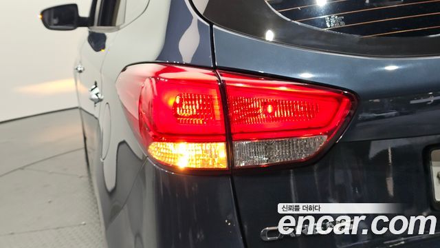 Kia Carens 2014 — photo 9