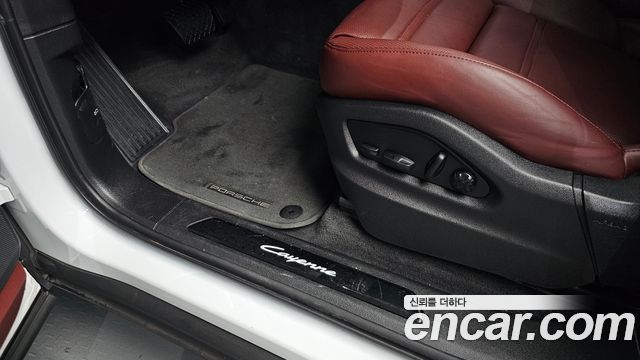 Porsche Cayenne 2024 — photo 37