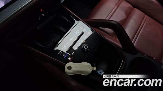 Porsche Cayenne 2024 — photo 40