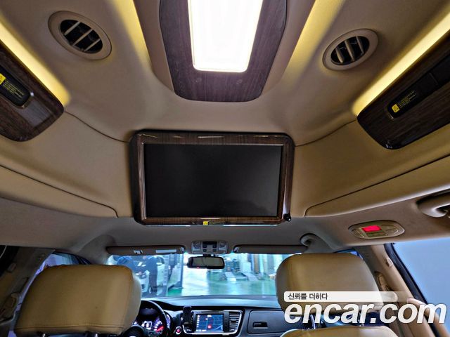 Kia Canival 2016 — photo 12