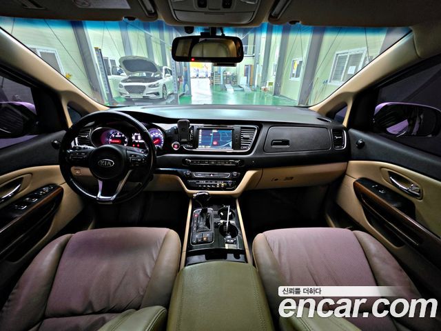 Kia Canival 2016 — photo 13