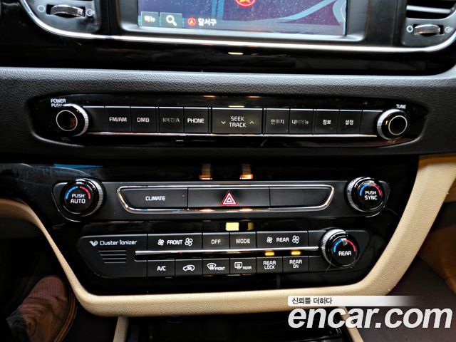 Kia Canival 2016 — photo 18