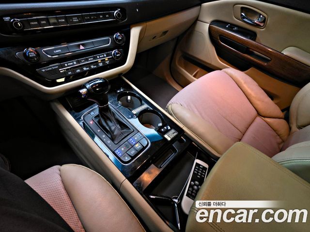 Kia Canival 2016 — photo 19