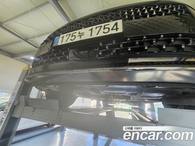 Hyundai Staria 2023 — photo 1