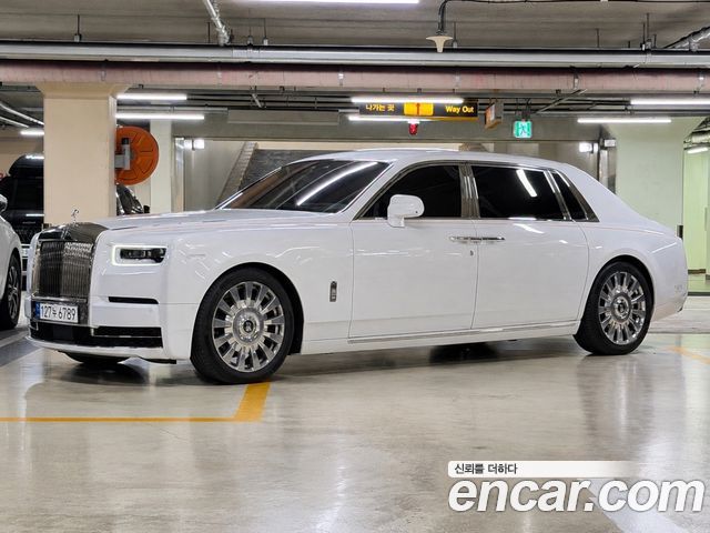 Rolls-Royce Phantom 2022 — photo 1