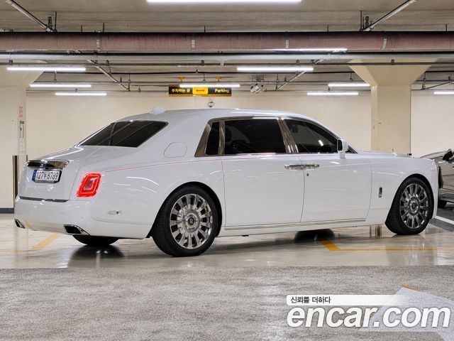 Rolls-Royce Phantom 2022 — photo 2