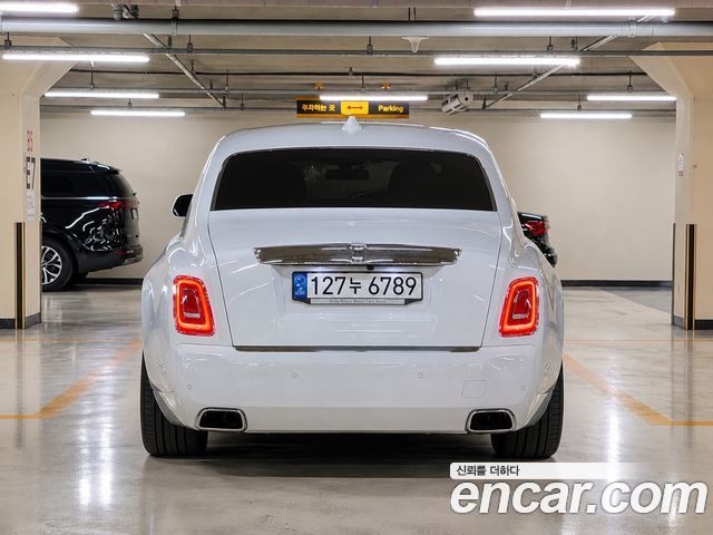 Rolls-Royce Phantom 2022 — photo 4