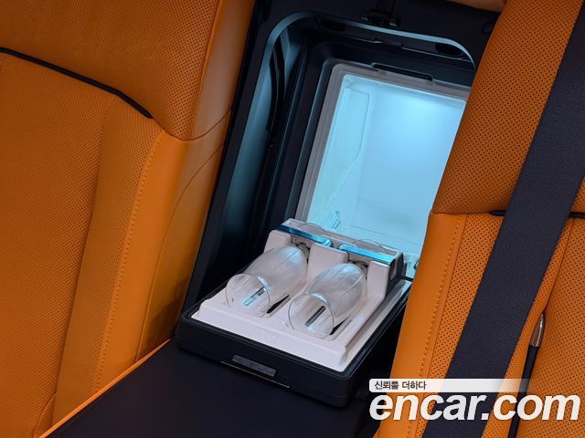 Rolls-Royce Phantom 2022 — photo 18