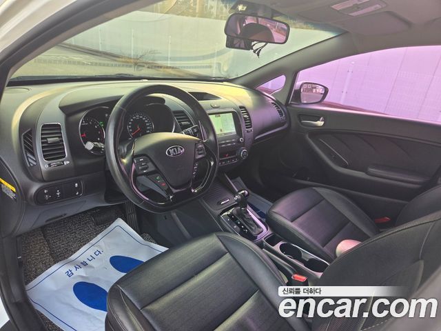 Kia K3 2017 — photo 12