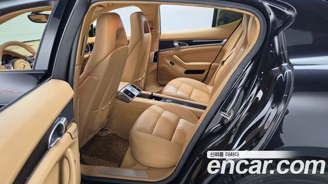 Porsche Panamera 2011 — photo 12