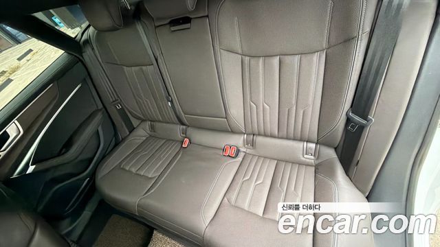 Audi A7 2023 — photo 18