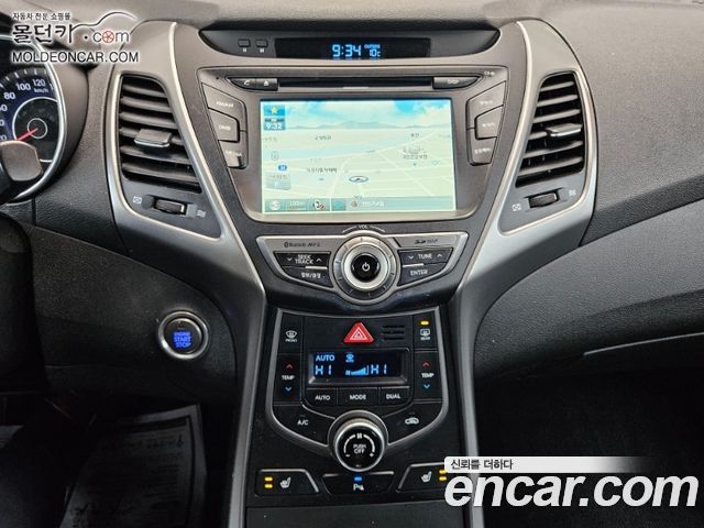 Hyundai AVANTE 2016 — photo 13