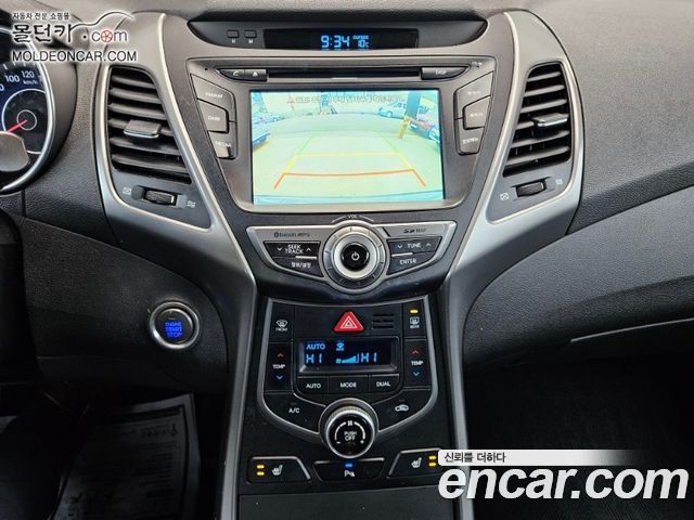 Hyundai AVANTE 2016 — photo 14