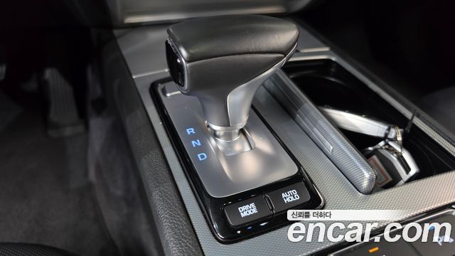 Genesis G80 2017 — photo 9