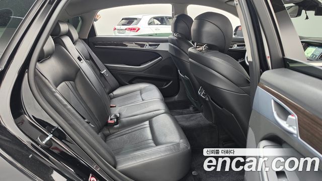 Genesis G80 2017 — photo 12