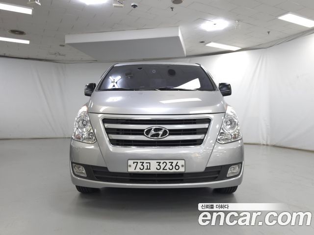 Hyundai Starex 2017 — photo 1